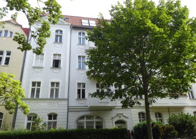 Gute Lage Baumschulenweg: Attraktive vermietete Wohnung in schönem Altbau mit Blick ins Grüne