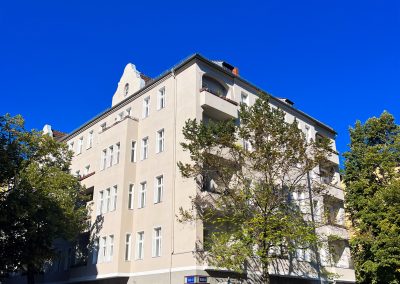 Ideal auch zur Vermietung – Hochwertige DG-Wohnung mit schöner West-Terrasse nahe Maybachufer